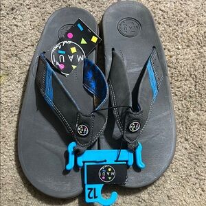 Maui and Sons Charcoal Flip Flops with Blue Highlights